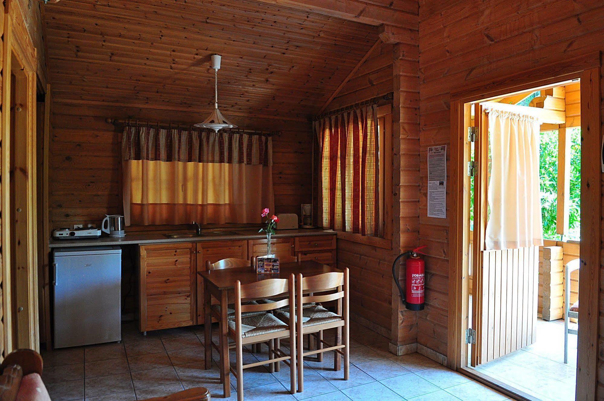 Sandy'S Studios Apartments & Log-Villas Kos Bagian luar foto