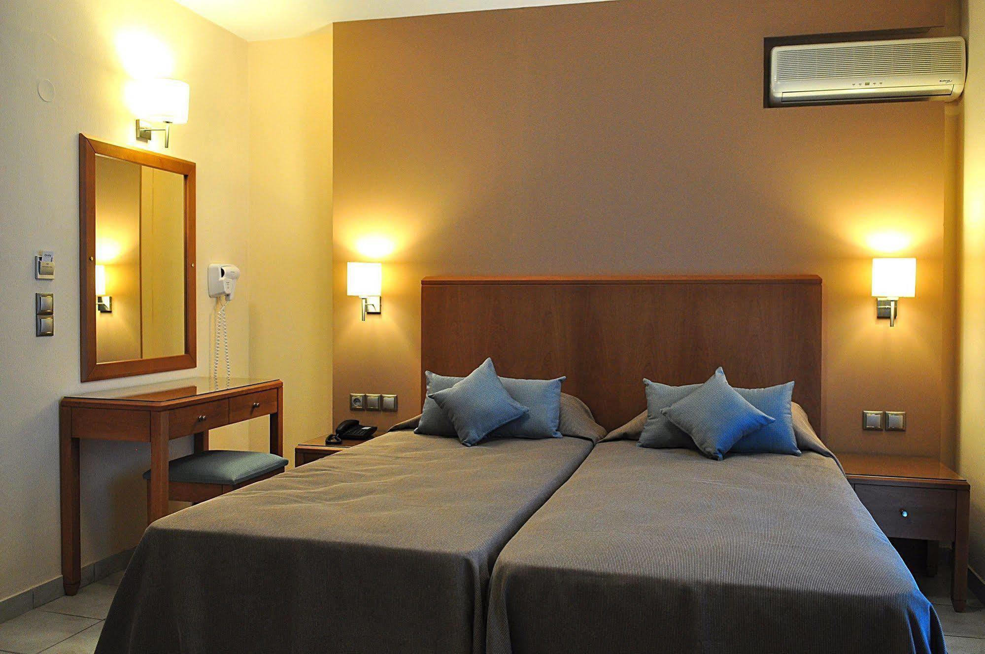 Sandy'S Studios Apartments & Log-Villas Kos Bagian luar foto