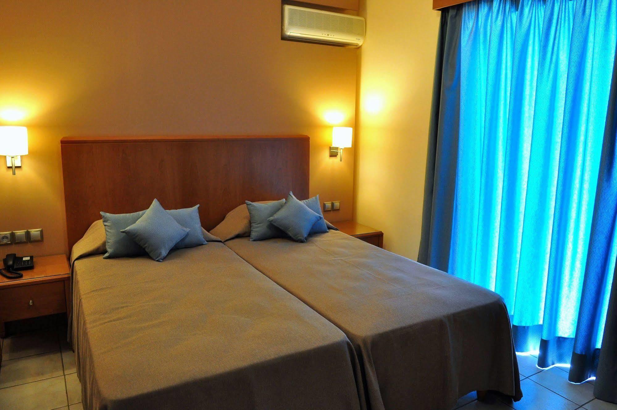 Sandy'S Studios Apartments & Log-Villas Kos Bagian luar foto
