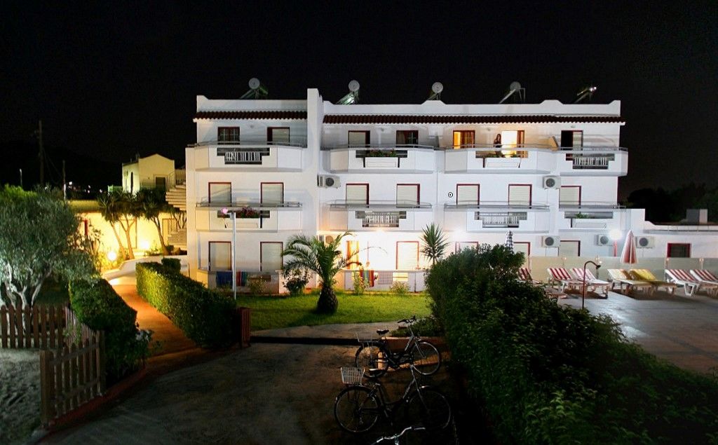 Sandy'S Studios Apartments & Log-Villas Kos Bagian luar foto